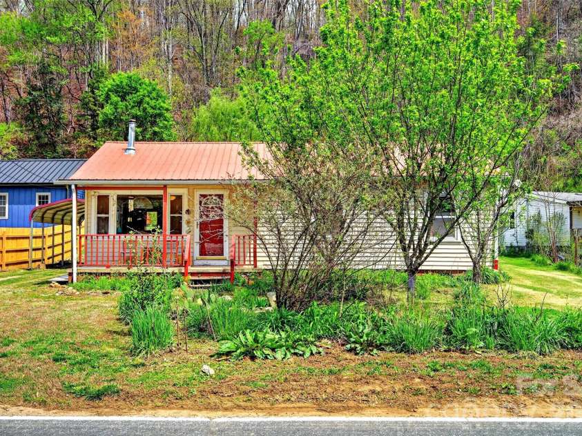 522 Old Us 70 Highway, Old Fort, NC 28762.  MLS# CAR4369117, YatesRealty ID 11874. 