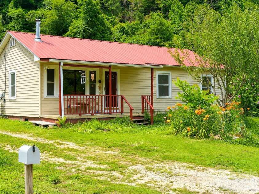522 Old Us 70 Highway, Old Fort, NC 28762.  MLS# CAR4369117, YatesRealty ID 11874. 