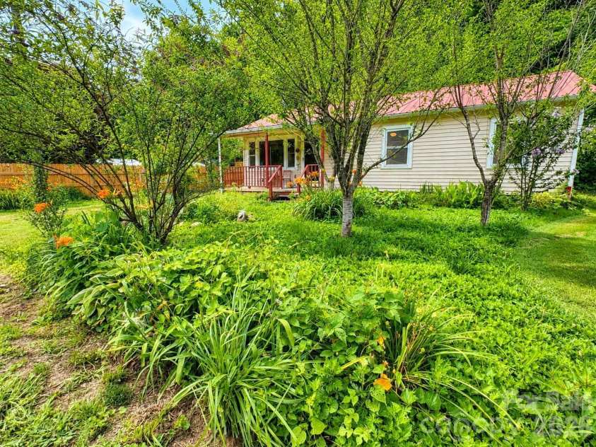 522 Old Us 70 Highway, Old Fort, NC 28762.  MLS# CAR4369117, YatesRealty ID 11874. 