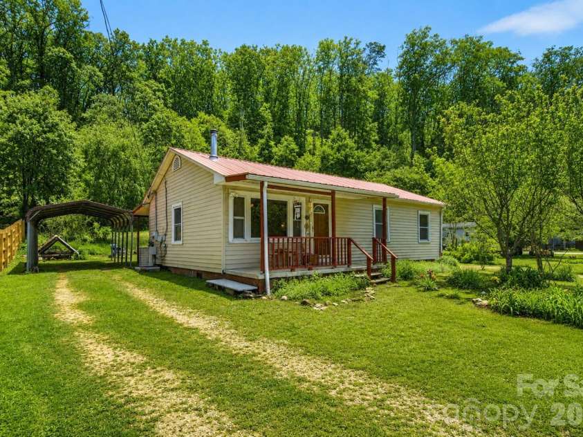 522 Old Us 70 Highway, Old Fort, NC 28762.  MLS# CAR4369117, YatesRealty ID 11874. 