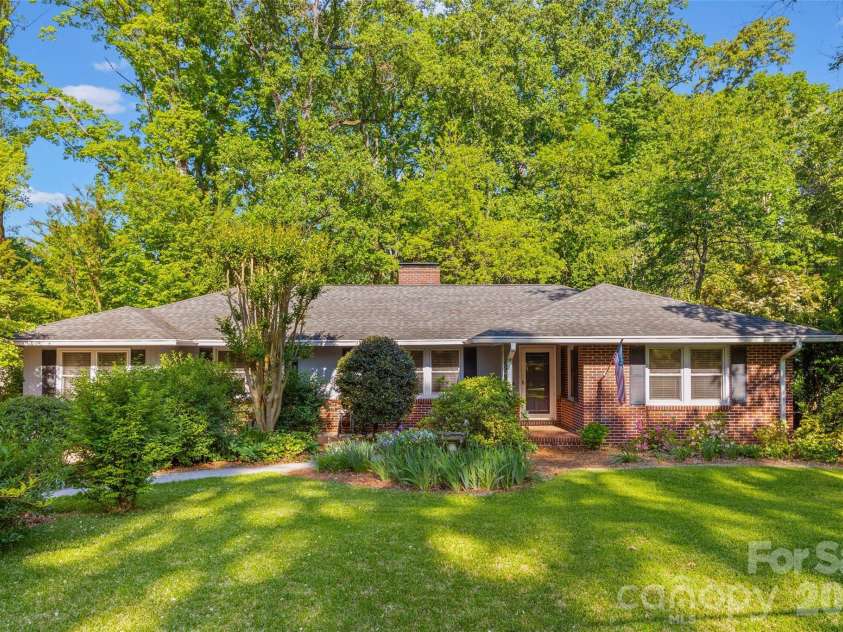 407 Pine Street, Fort Mill, SC 29715.  MLS# CAR4368625, YatesRealty ID 11875. 