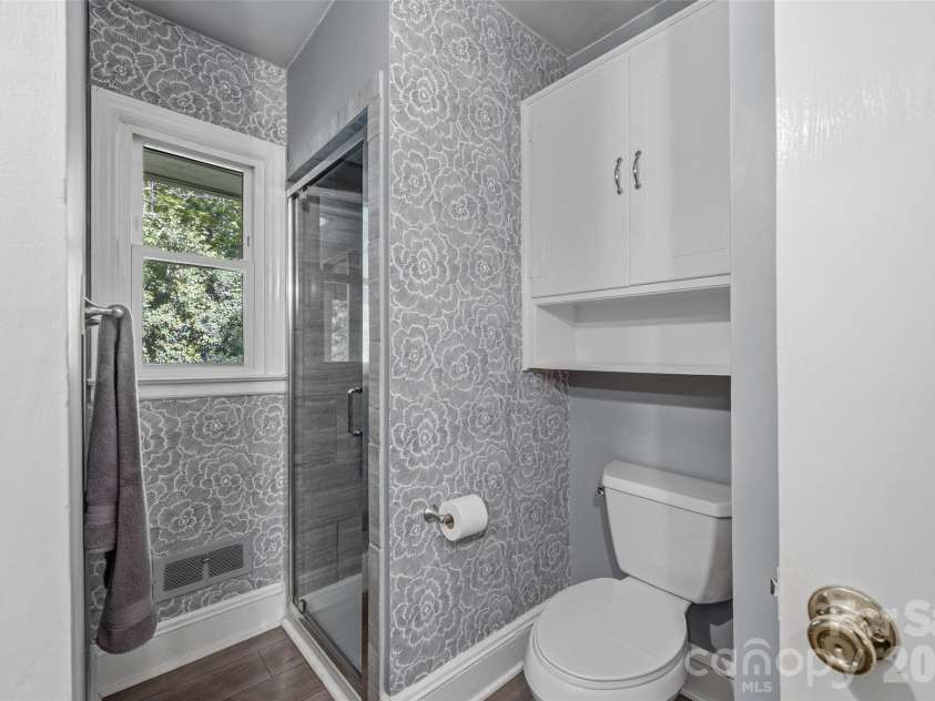 407 Pine Street, Fort Mill, SC 29715.  MLS# CAR4368625, YatesRealty ID 11875. 