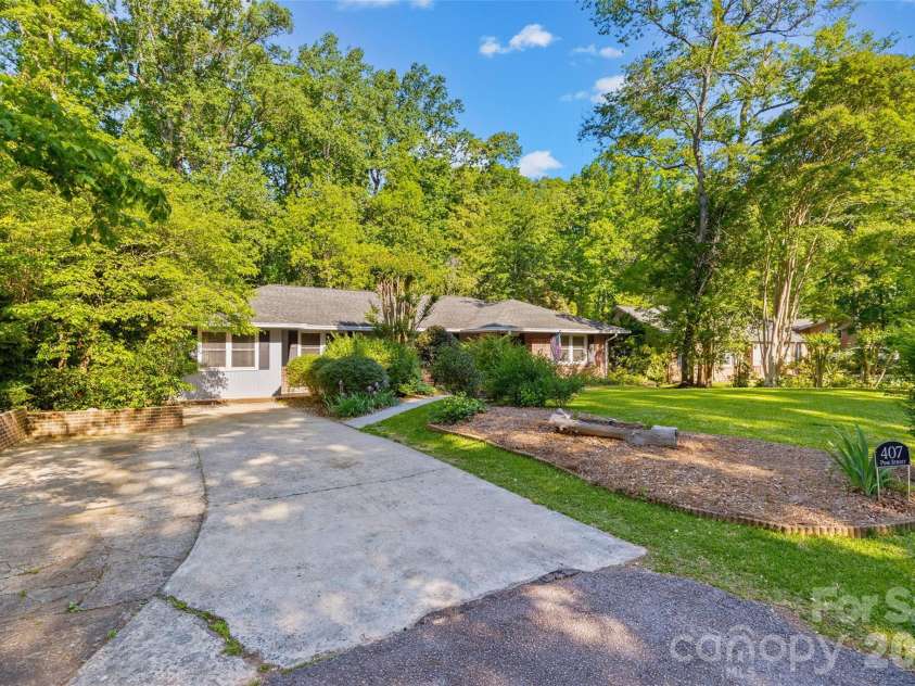 407 Pine Street, Fort Mill, SC 29715.  MLS# CAR4368625, YatesRealty ID 11875. 