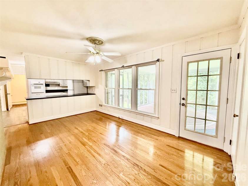 407 Pine Street, Fort Mill, SC 29715.  MLS# CAR4368625, YatesRealty ID 11875. 