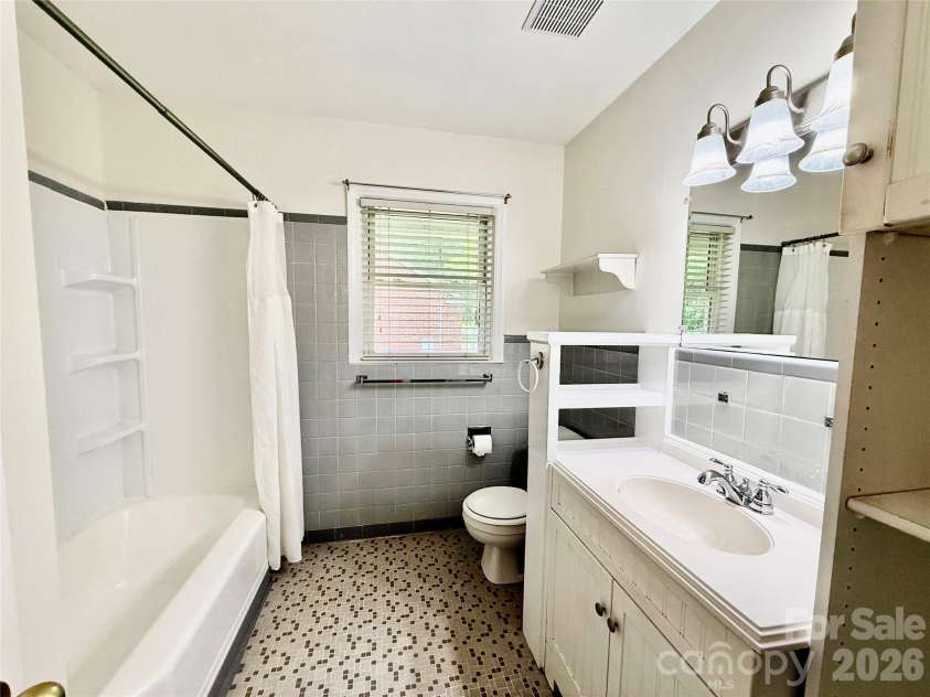 407 Pine Street, Fort Mill, SC 29715.  MLS# CAR4368625, YatesRealty ID 11875. 