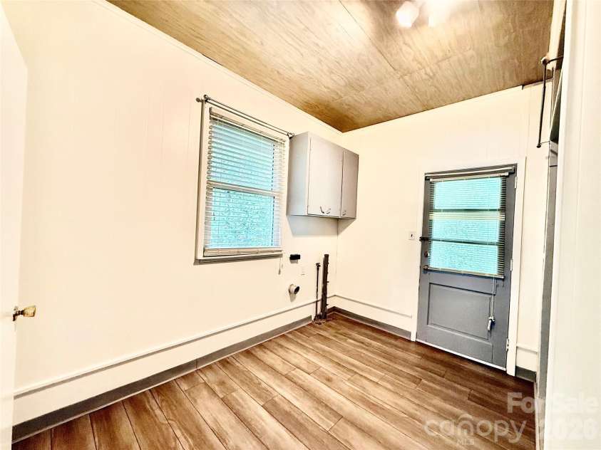 407 Pine Street, Fort Mill, SC 29715.  MLS# CAR4368625, YatesRealty ID 11875. 