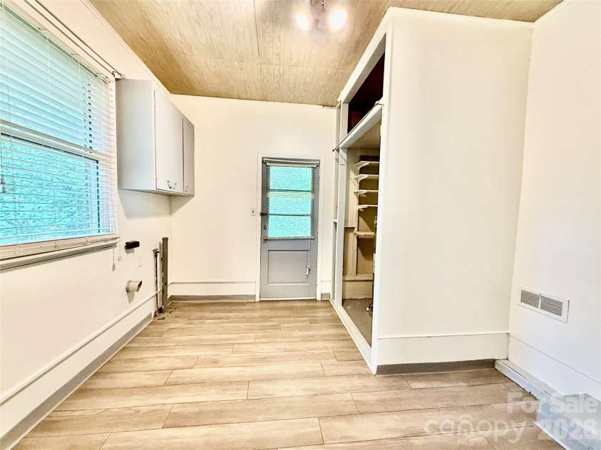 407 Pine Street, Fort Mill, SC 29715.  MLS# CAR4368625, YatesRealty ID 11875. 