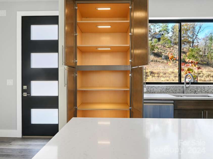 41 Verde Drive, Asheville, NC 28806.  MLS# CAR4199279, YatesRealty ID 11877. 