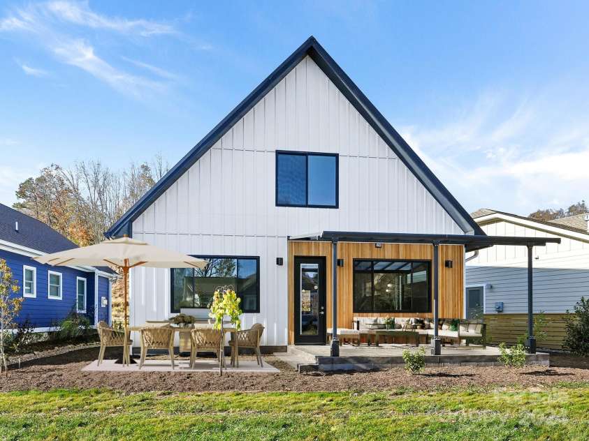 41 Verde Drive, Asheville, NC 28806.  MLS# CAR4199279, YatesRealty ID 11877. Virtual staging