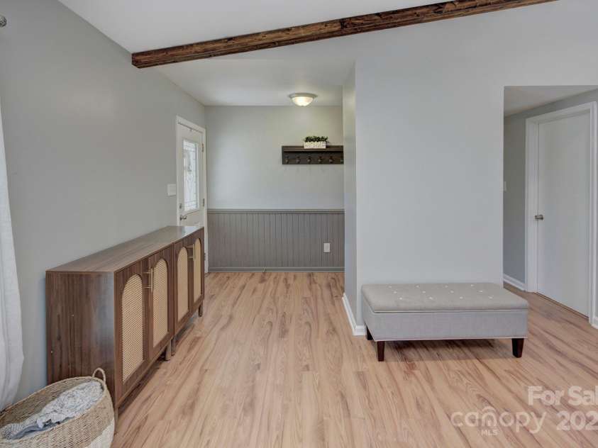 6201 Sellars Court, Charlotte, NC 28211.  MLS# CAR4239905, YatesRealty ID 11878. 