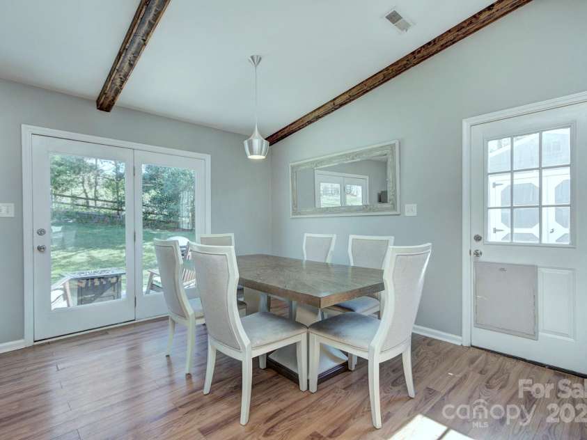 6201 Sellars Court, Charlotte, NC 28211.  MLS# CAR4239905, YatesRealty ID 11878. 