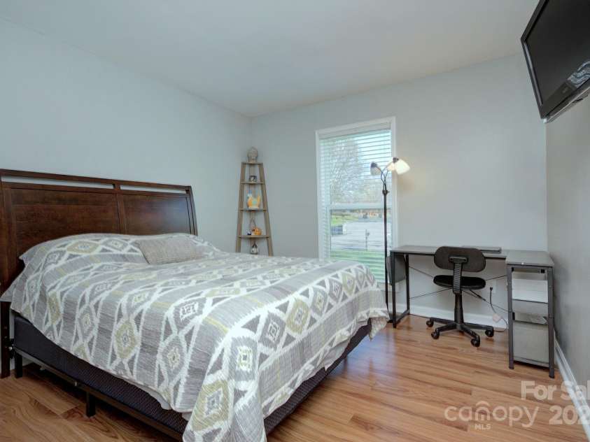 6201 Sellars Court, Charlotte, NC 28211.  MLS# CAR4239905, YatesRealty ID 11878. 