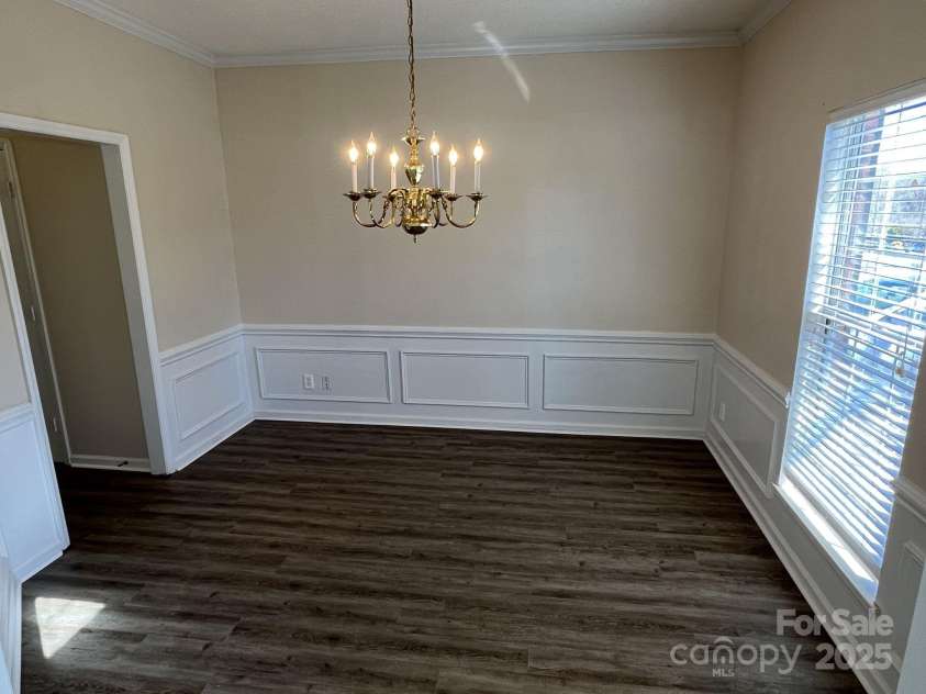 6827 Neuhoff Lane, Charlotte, NC 28269.  MLS# CAR4227183, YatesRealty ID 11879. 