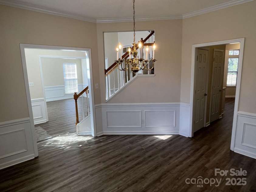 6827 Neuhoff Lane, Charlotte, NC 28269.  MLS# CAR4227183, YatesRealty ID 11879. 
