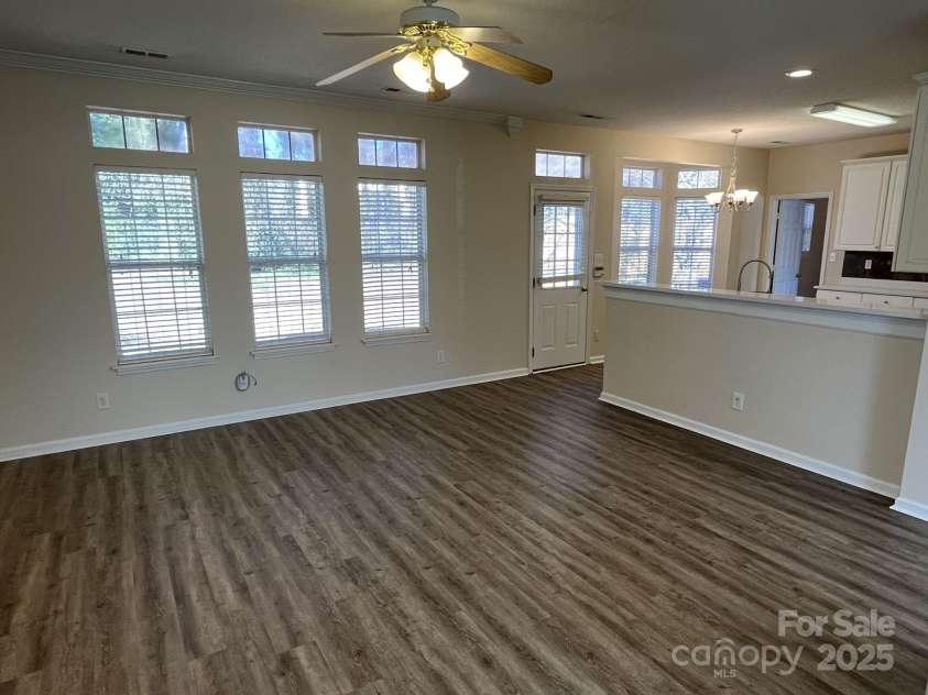 6827 Neuhoff Lane, Charlotte, NC 28269.  MLS# CAR4227183, YatesRealty ID 11879. 