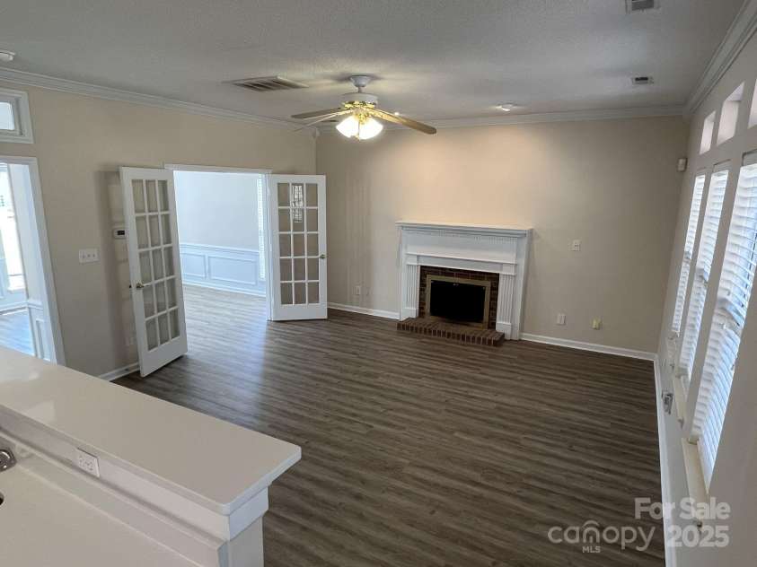 6827 Neuhoff Lane, Charlotte, NC 28269.  MLS# CAR4227183, YatesRealty ID 11879. 