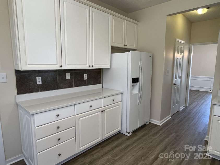 6827 Neuhoff Lane, Charlotte, NC 28269.  MLS# CAR4227183, YatesRealty ID 11879. 