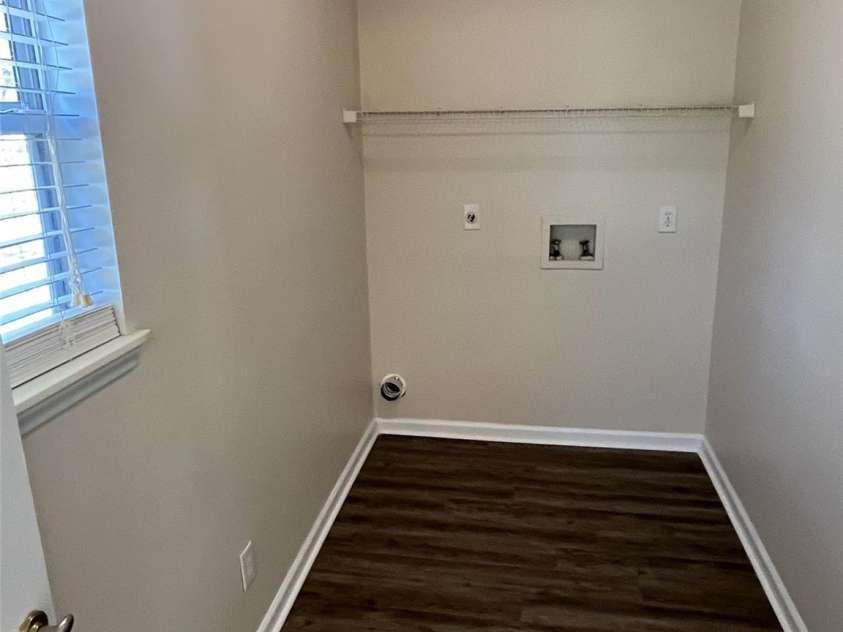 6827 Neuhoff Lane, Charlotte, NC 28269.  MLS# CAR4227183, YatesRealty ID 11879. 