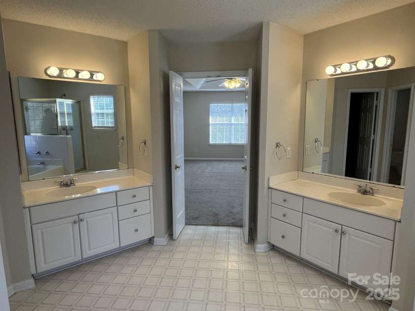 6827 Neuhoff Lane, Charlotte, NC 28269.  MLS# CAR4227183, YatesRealty ID 11879. 