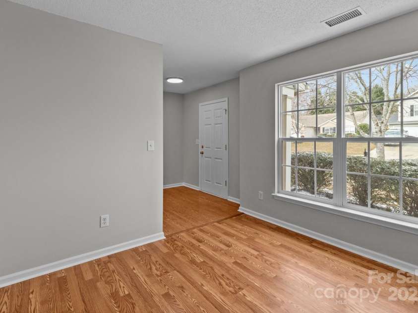 9014 Arbor Creek Drive, Charlotte, NC 28269.  MLS# CAR4225793, YatesRealty ID 1188. Dining Room