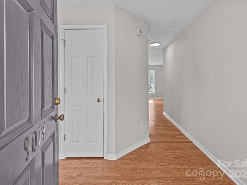 9014 Arbor Creek Drive, Charlotte, NC 28269.  MLS# CAR4225793, YatesRealty ID 1188. Foyer