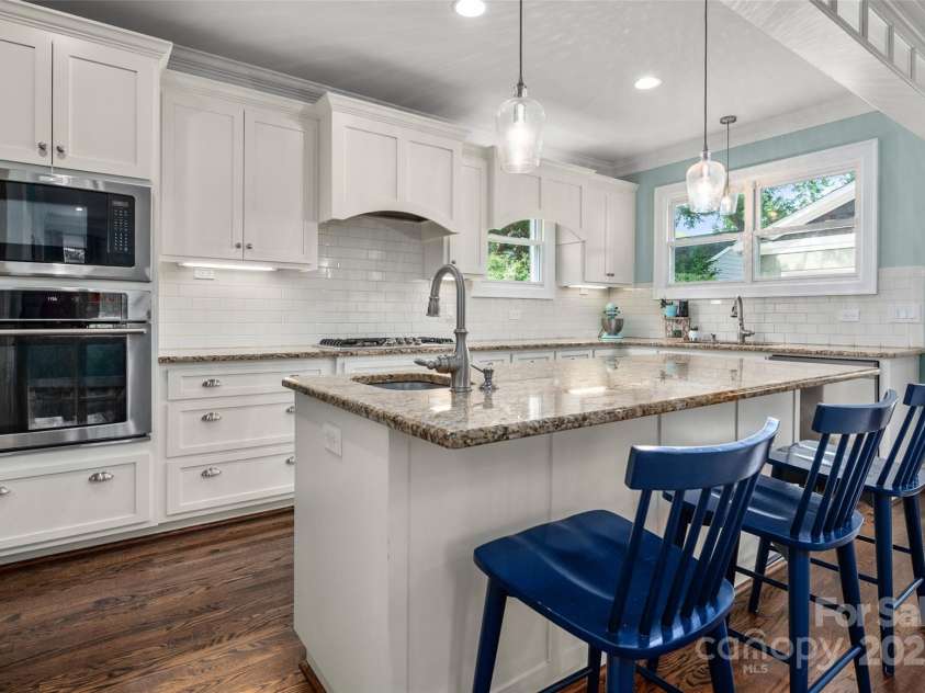 417 Dotger Avenue, Charlotte, NC 28204.  MLS# CAR4255387, YatesRealty ID 11880. 