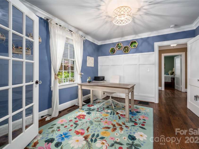 417 Dotger Avenue, Charlotte, NC 28204.  MLS# CAR4255387, YatesRealty ID 11880. 