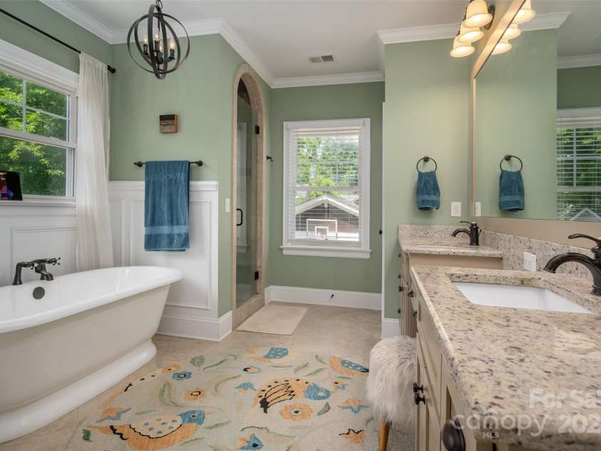 417 Dotger Avenue, Charlotte, NC 28204.  MLS# CAR4255387, YatesRealty ID 11880. 