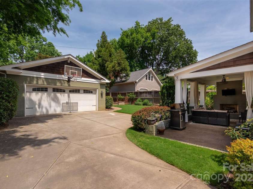 417 Dotger Avenue, Charlotte, NC 28204.  MLS# CAR4255387, YatesRealty ID 11880. 