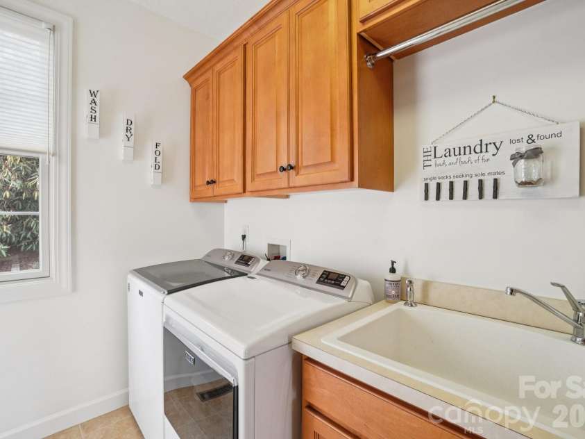 1409 Woodsong Drive, Hendersonville, NC 28791.  MLS# CAR4364982, YatesRealty ID 11881. 