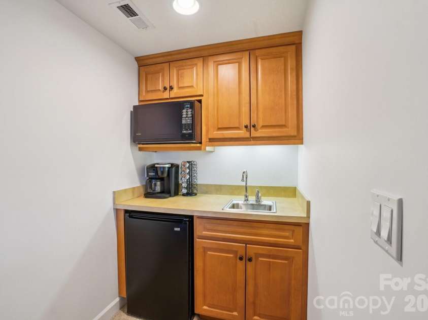 1409 Woodsong Drive, Hendersonville, NC 28791.  MLS# CAR4364982, YatesRealty ID 11881. 