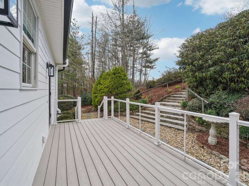 1409 Woodsong Drive, Hendersonville, NC 28791.  MLS# CAR4364982, YatesRealty ID 11881. 