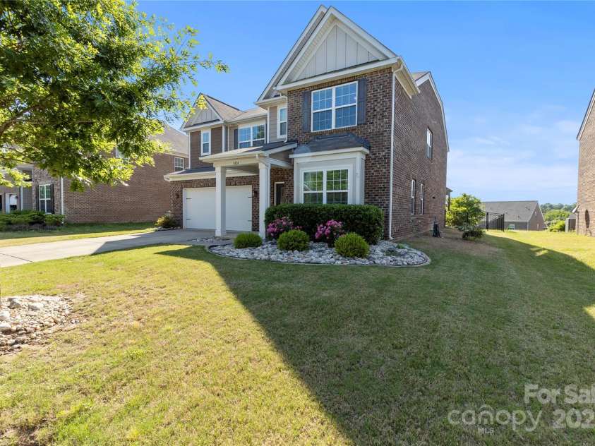 3424 Windstone Lane, Gastonia, NC 28056.  MLS# CAR4251155, YatesRealty ID 11881. 