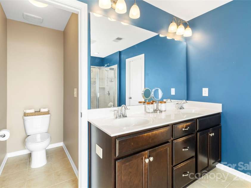 3424 Windstone Lane, Gastonia, NC 28056.  MLS# CAR4251155, YatesRealty ID 11881. Primary Bath