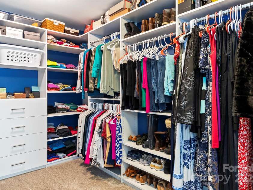 3424 Windstone Lane, Gastonia, NC 28056.  MLS# CAR4251155, YatesRealty ID 11881. Primary closet