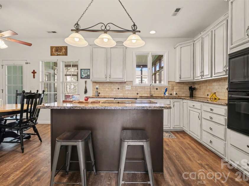 523 Whitehead Court, Fort Mill, SC 29708.  MLS# CAR4353967, YatesRealty ID 11882. 