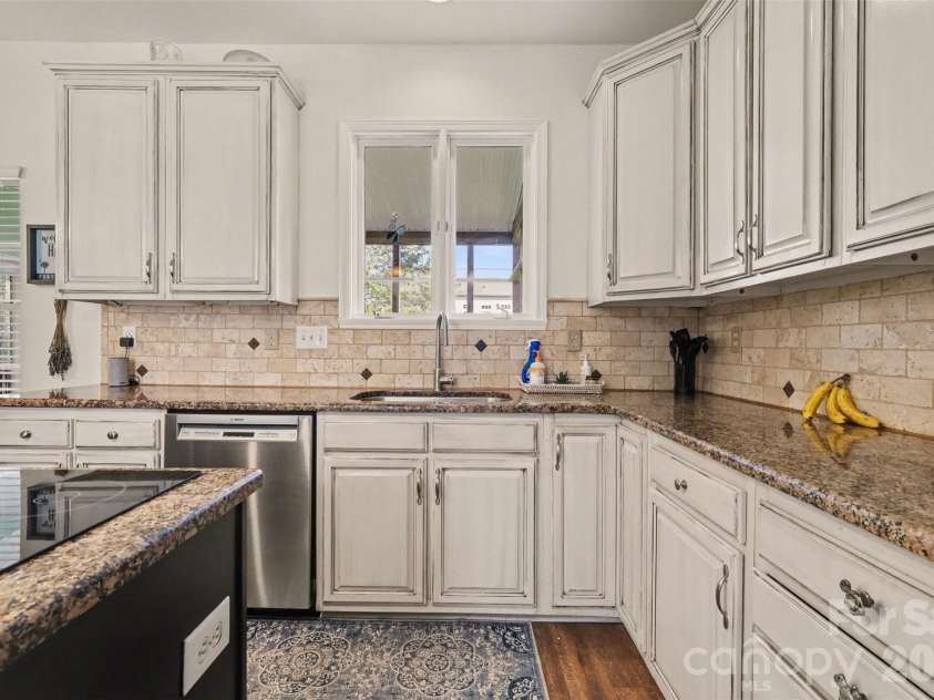 523 Whitehead Court, Fort Mill, SC 29708.  MLS# CAR4353967, YatesRealty ID 11882. 
