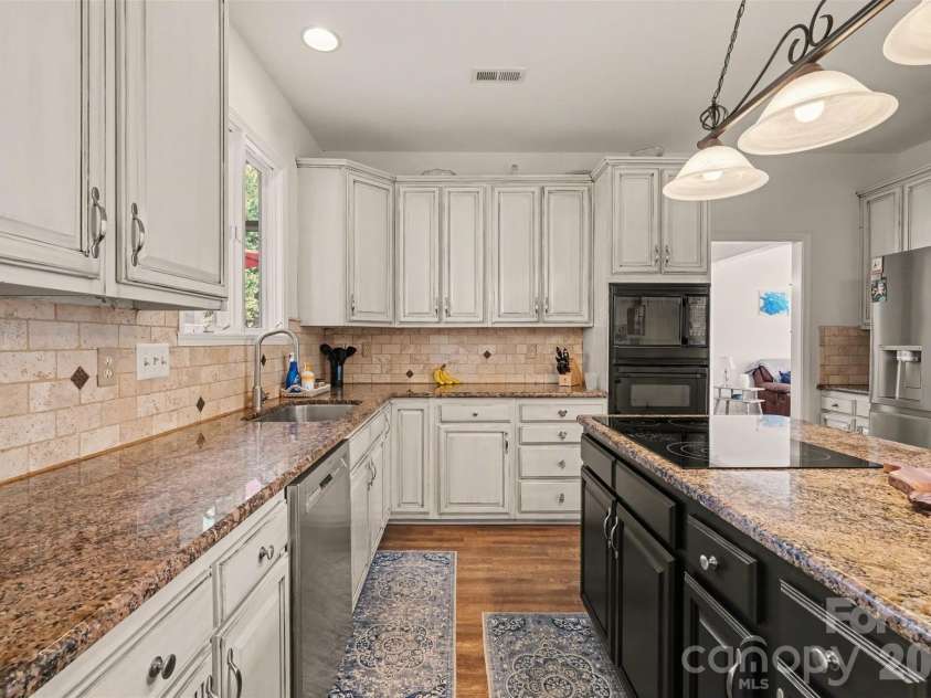 523 Whitehead Court, Fort Mill, SC 29708.  MLS# CAR4353967, YatesRealty ID 11882. 