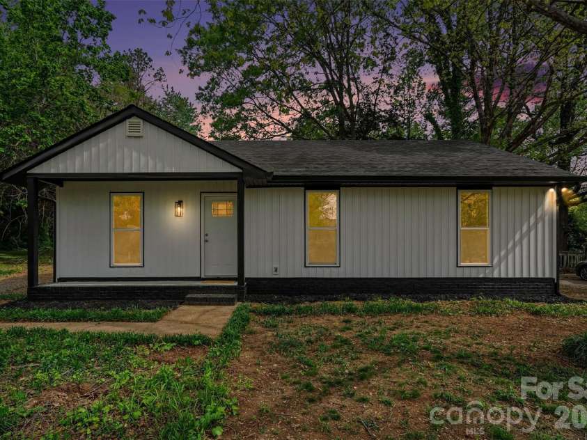 10237 Cairnsmore Place, Mint Hill, NC 28227.  MLS# CAR4363397, YatesRealty ID 11883. 