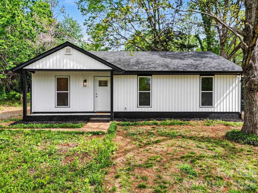 10237 Cairnsmore Place, Mint Hill, NC 28227.  MLS# CAR4363397, YatesRealty ID 11883. 