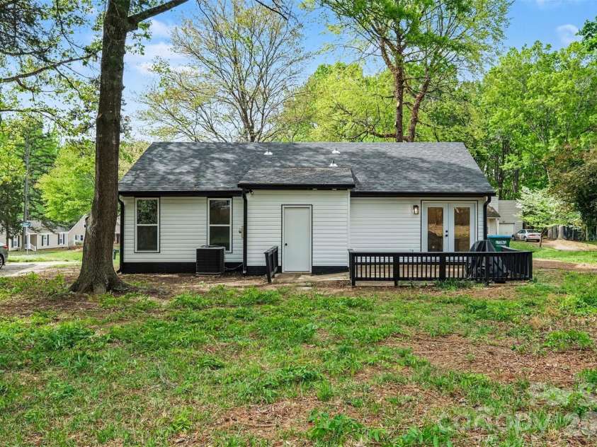 10237 Cairnsmore Place, Mint Hill, NC 28227.  MLS# CAR4363397, YatesRealty ID 11883. 