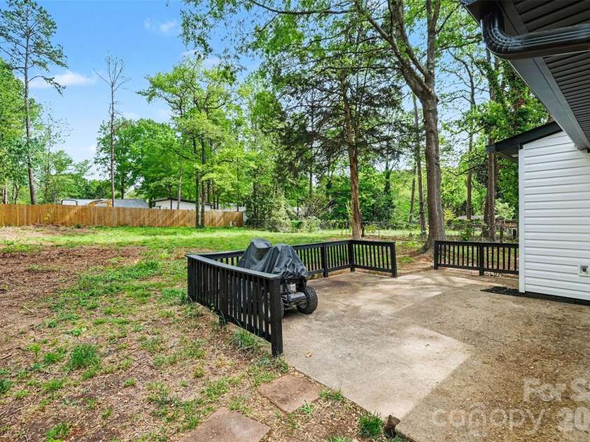 10237 Cairnsmore Place, Mint Hill, NC 28227.  MLS# CAR4363397, YatesRealty ID 11883. 
