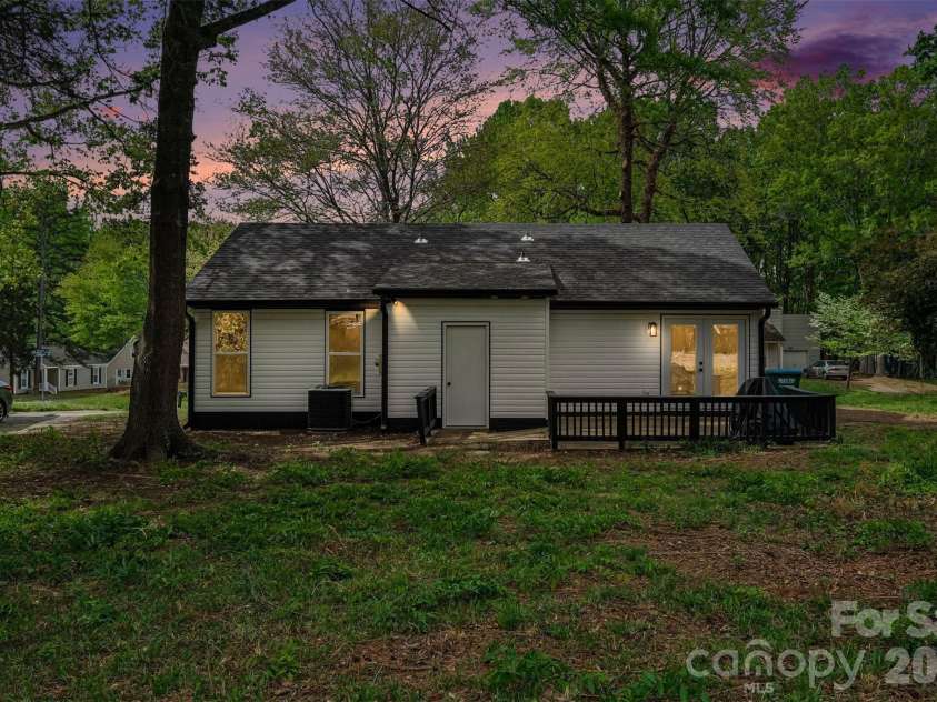 10237 Cairnsmore Place, Mint Hill, NC 28227.  MLS# CAR4363397, YatesRealty ID 11883. 