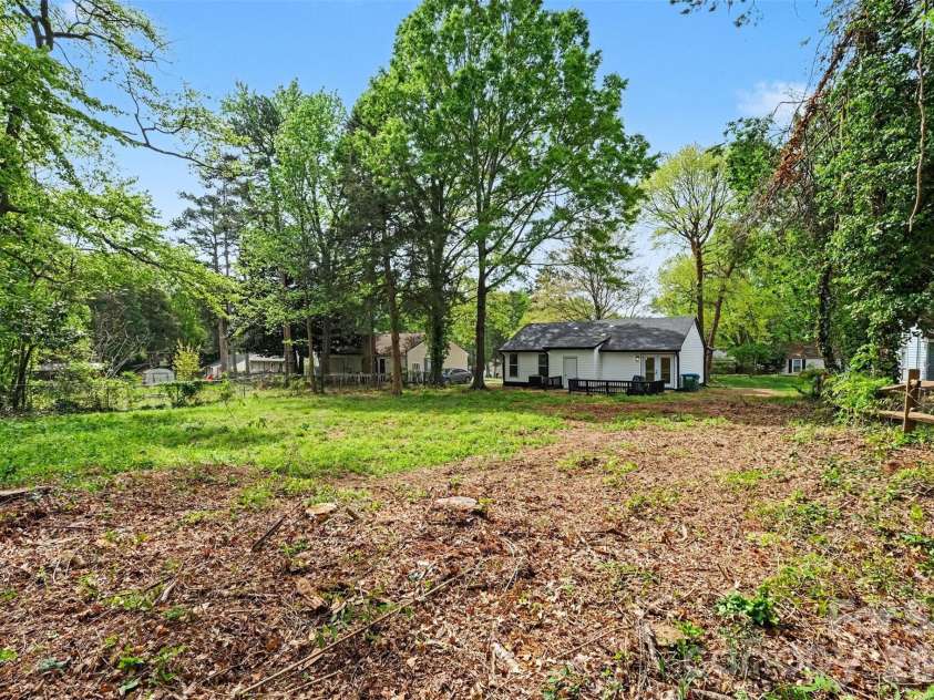 10237 Cairnsmore Place, Mint Hill, NC 28227.  MLS# CAR4363397, YatesRealty ID 11883. 