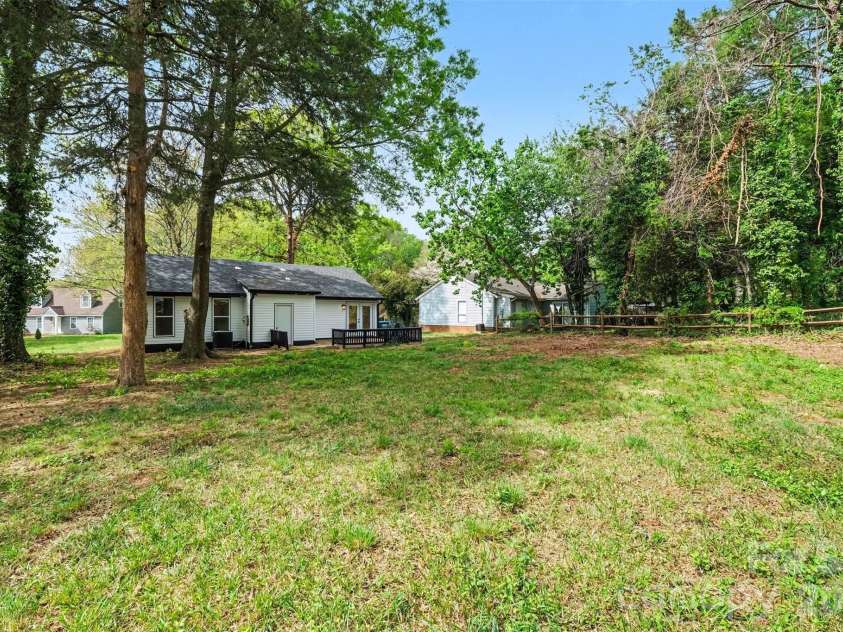 10237 Cairnsmore Place, Mint Hill, NC 28227.  MLS# CAR4363397, YatesRealty ID 11883. Huge, flat lot