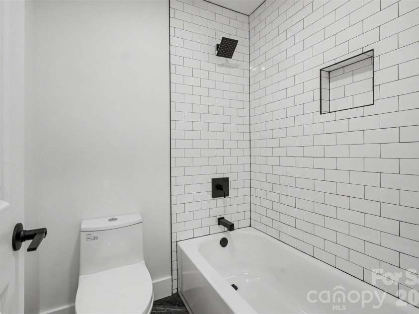 10237 Cairnsmore Place, Mint Hill, NC 28227.  MLS# CAR4363397, YatesRealty ID 11883. Primary bathroom