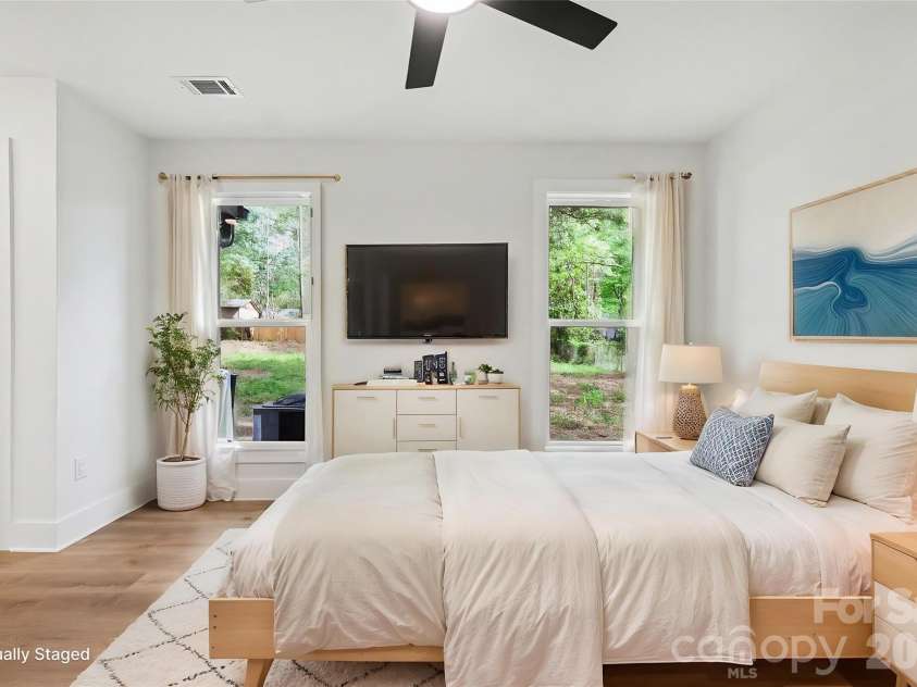 10237 Cairnsmore Place, Mint Hill, NC 28227.  MLS# CAR4363397, YatesRealty ID 11883. Primary bedroom