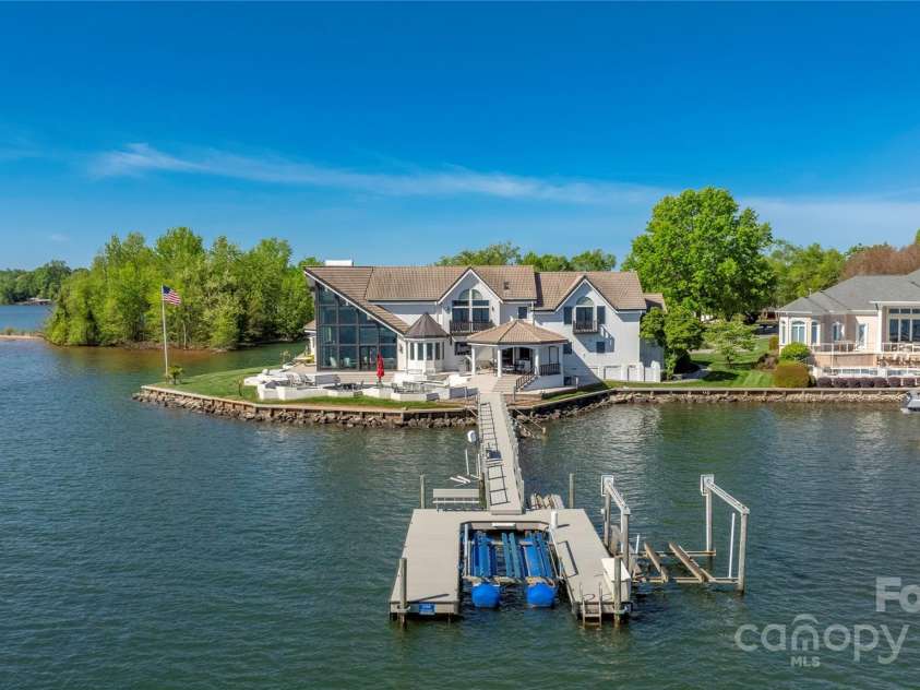 3386 Governors Island Drive, Denver, NC 28037.  MLS# CAR4255222, YatesRealty ID 11883. 