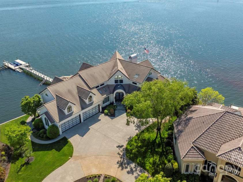 3386 Governors Island Drive, Denver, NC 28037.  MLS# CAR4255222, YatesRealty ID 11883. 