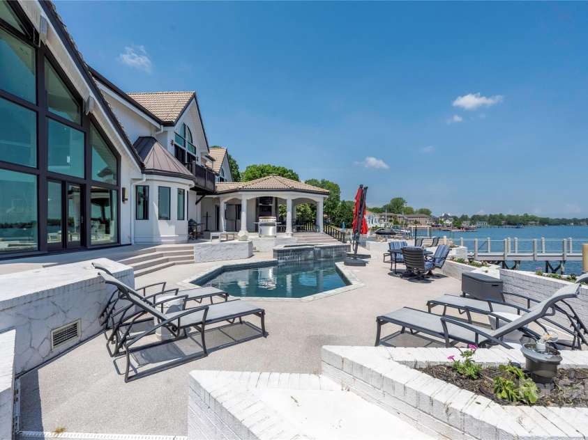 3386 Governors Island Drive, Denver, NC 28037.  MLS# CAR4255222, YatesRealty ID 11883. 